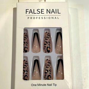 Press on nails NIP leopard print professional look.